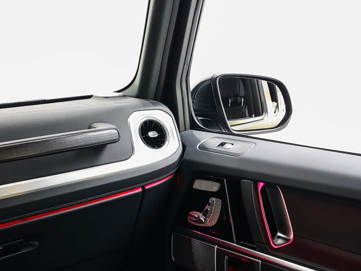 Фото 24 - Mercedes-Benz G-Class