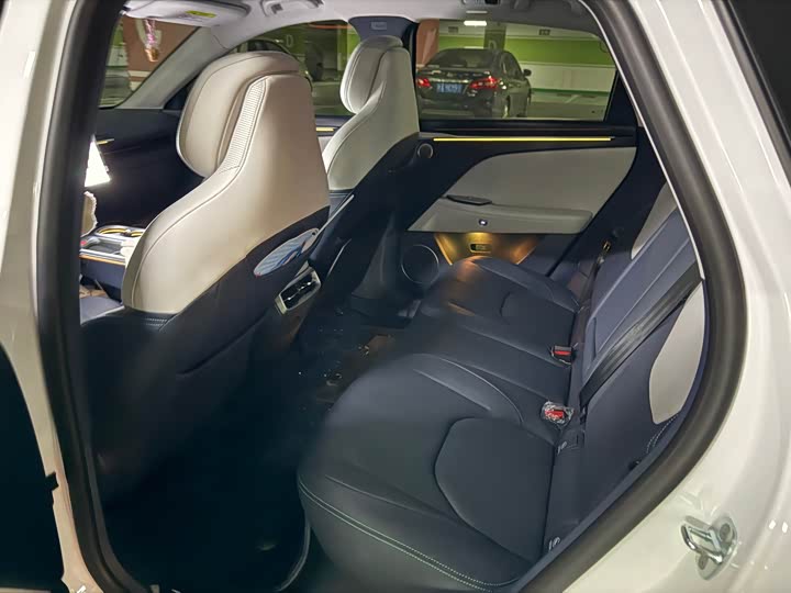 Фото 9 - BAIC Arcfox Alpha T5