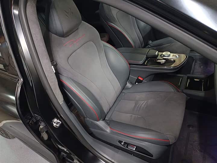 Фото 24 - BAIC Arcfox Alpha S