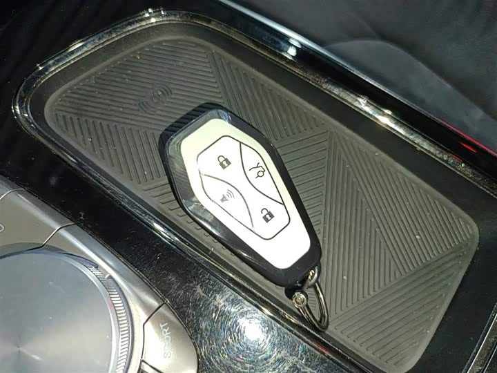 Фото 9 - BAIC Arcfox Alpha S