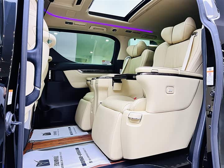 Фото 14 - Toyota Alphard