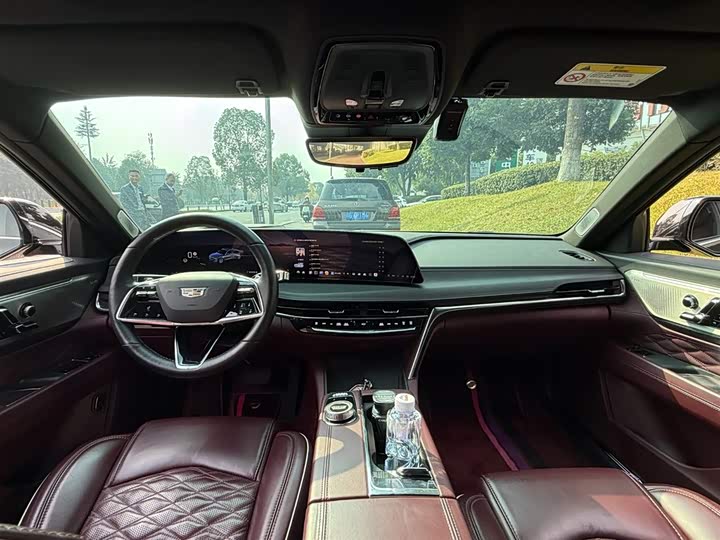 Фото 11 - Cadillac CT6