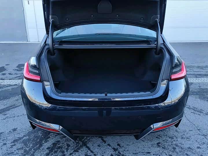 Фото 11 - BMW i3