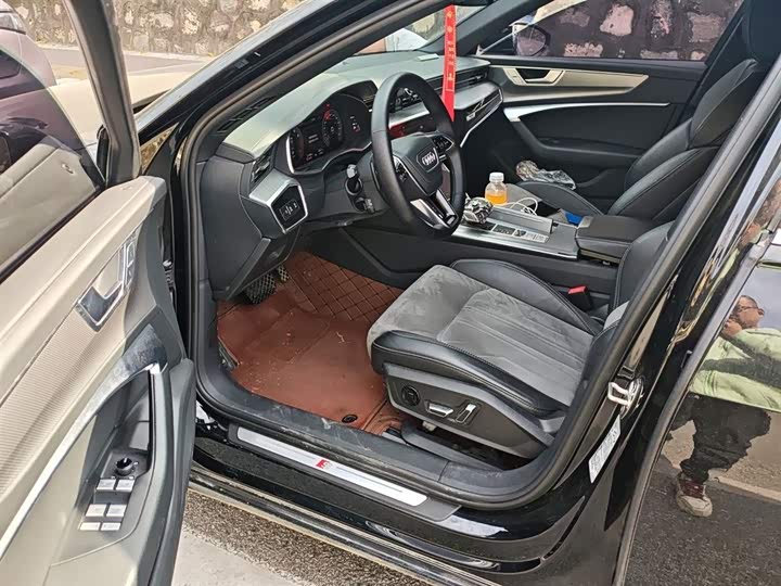 Фото 14 - Audi A6L