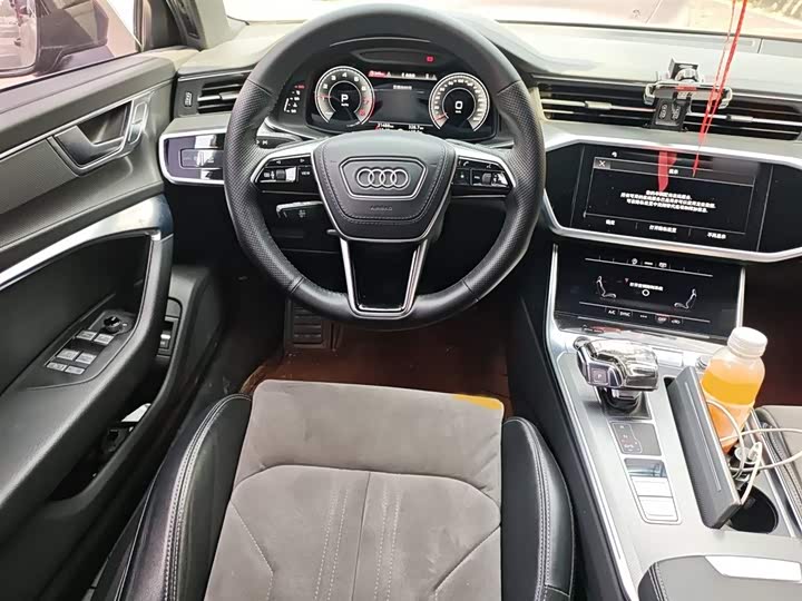 Фото 3 - Audi A6L