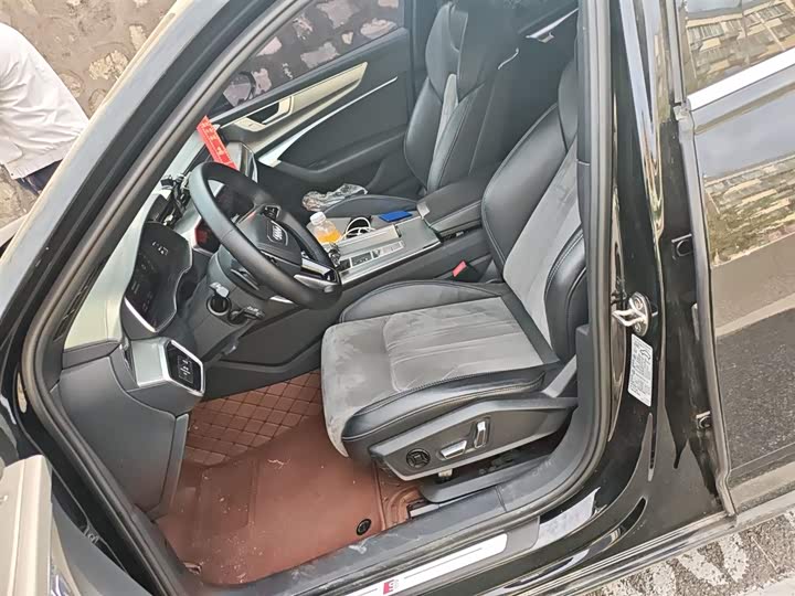 Фото 8 - Audi A6L