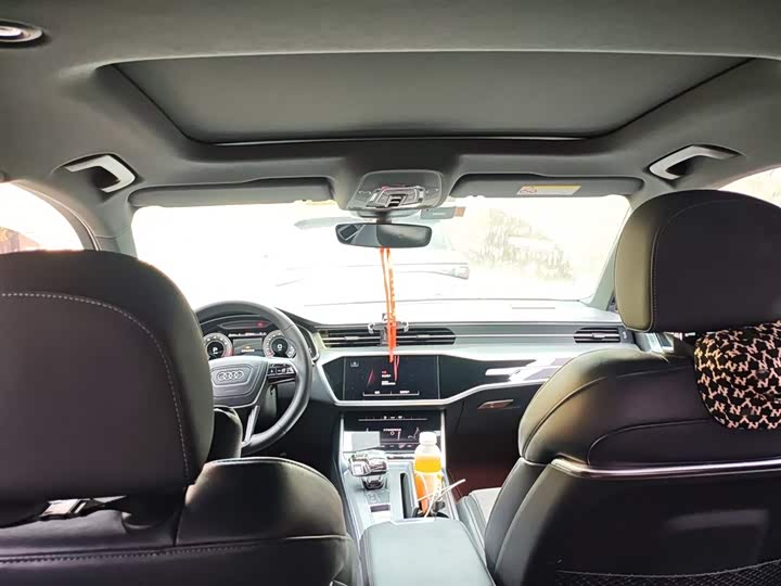 Фото 9 - Audi A6L