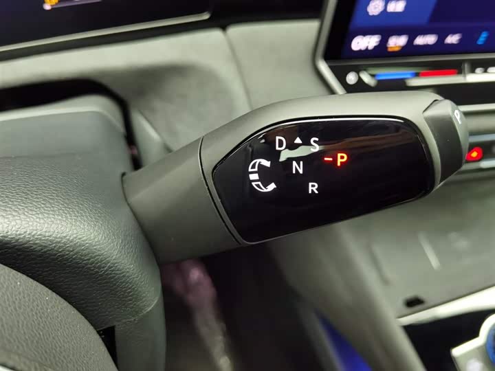 Фото 13 - Volkswagen Tiguan L Pro