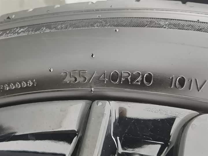 Фото 24 - Volkswagen Tiguan L Pro