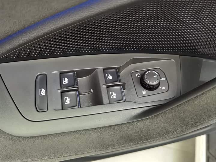 Фото 9 - Volkswagen Tiguan L Pro