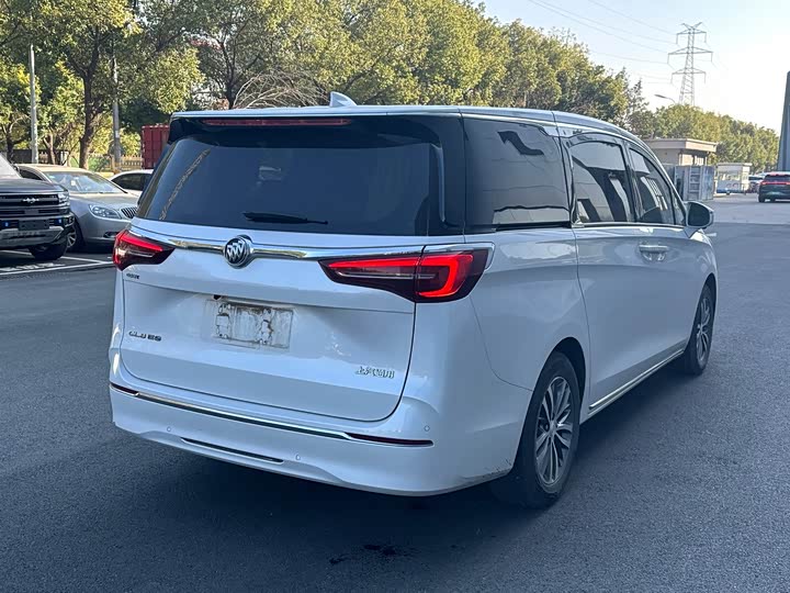 Фото 13 - Buick GL8 ES