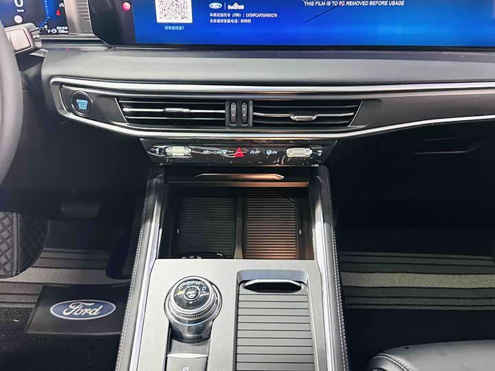 Фото 15 - Ford Explorer