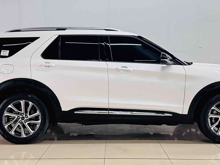 Фото 4 - Ford Explorer