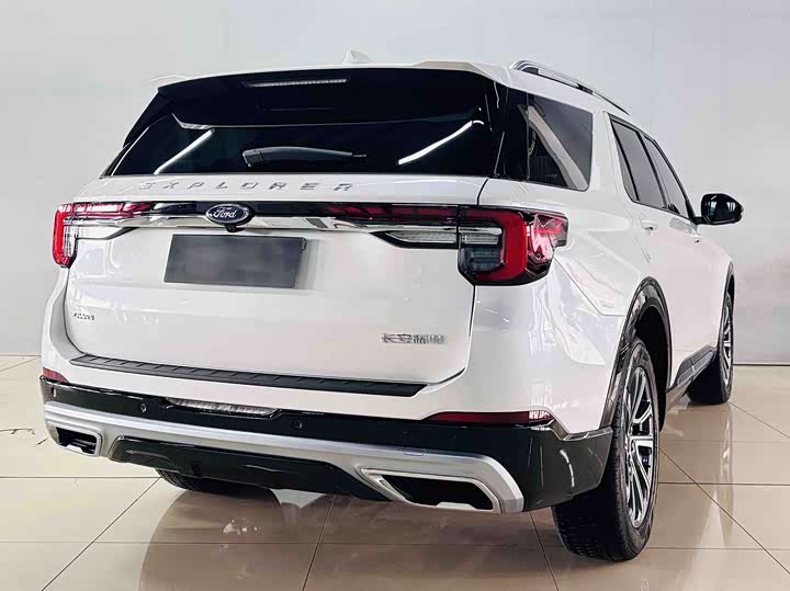 Фото 6 - Ford Explorer