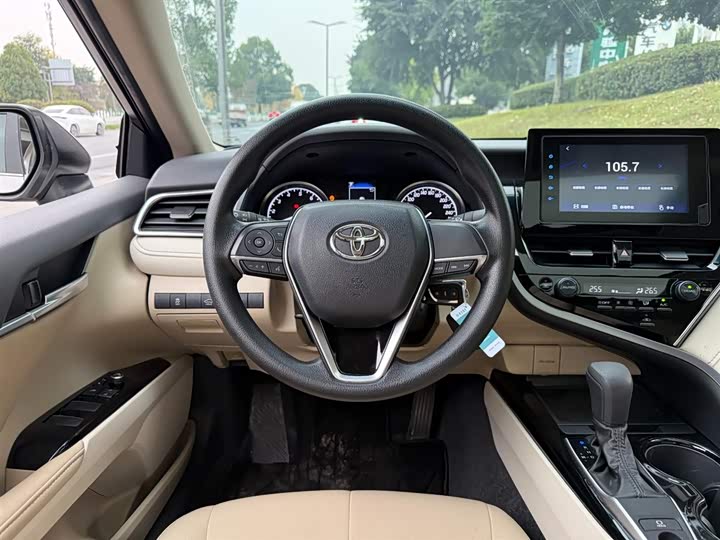 Фото 6 - Toyota Camry