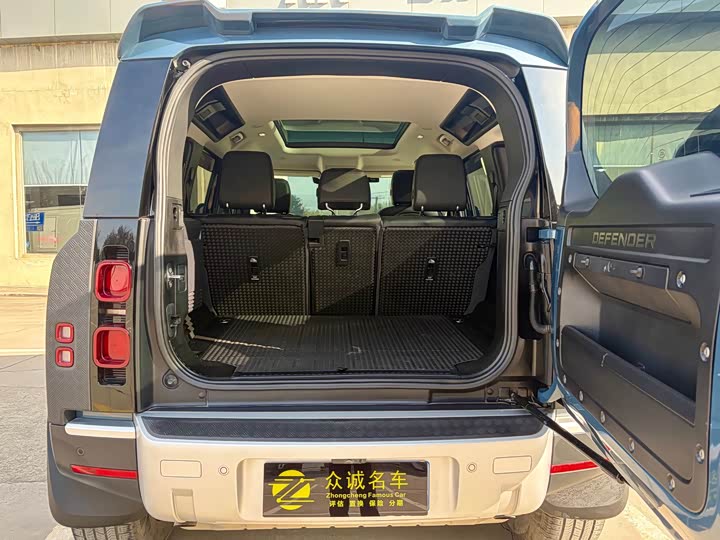 Фото 16 - Land Rover Defender