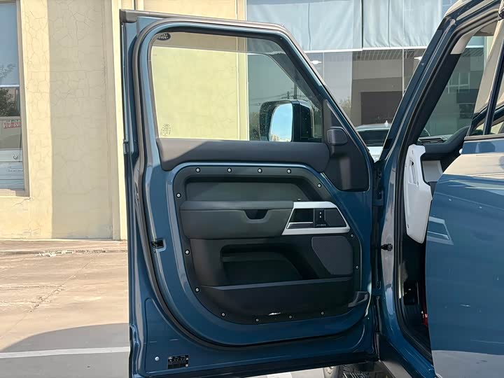 Фото 4 - Land Rover Defender