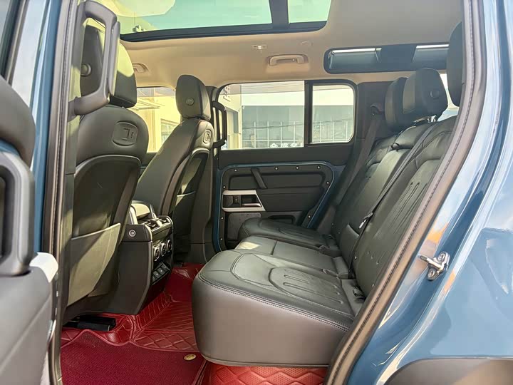 Фото 7 - Land Rover Defender