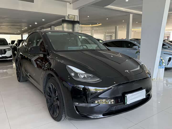 Фото 3 - Tesla Model Y