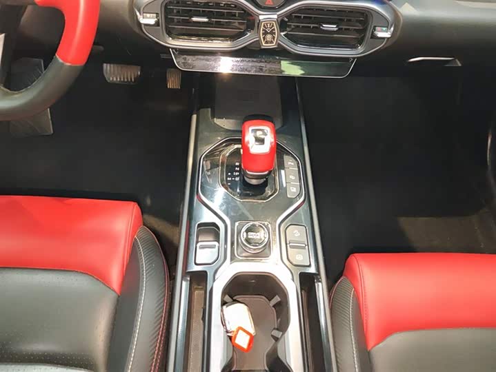 Фото 16 - Geely Icon