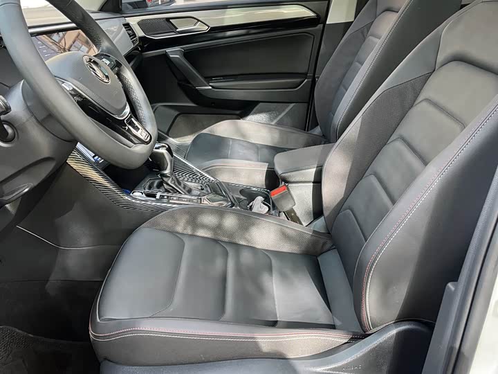 Фото 14 - Volkswagen Tayron