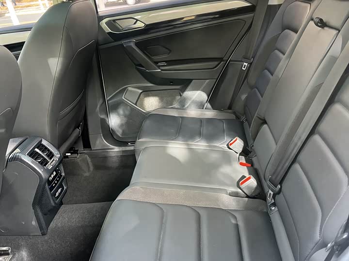 Фото 17 - Volkswagen Tayron