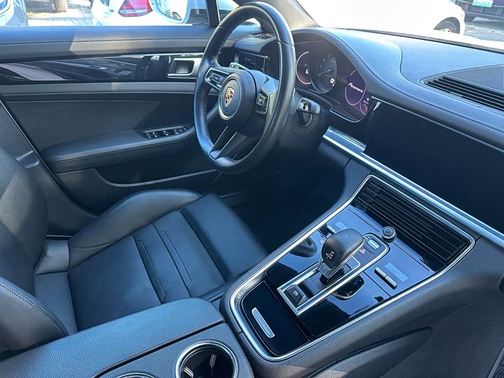 Фото 12 - Porsche Panamera