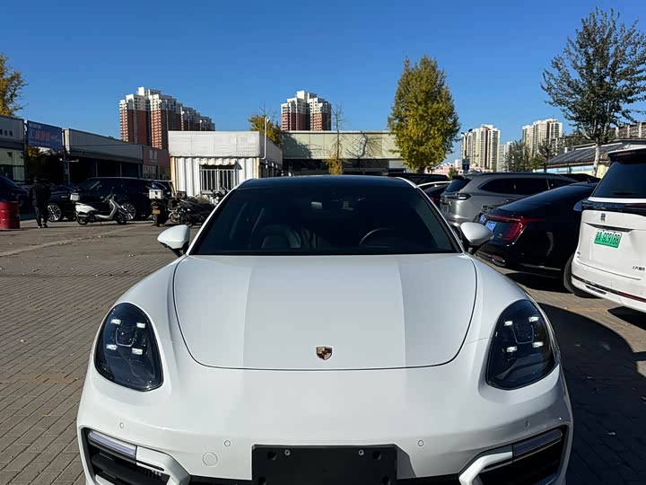 Фото 3 - Porsche Panamera