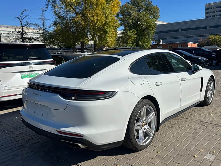 Фото 4 - Porsche Panamera