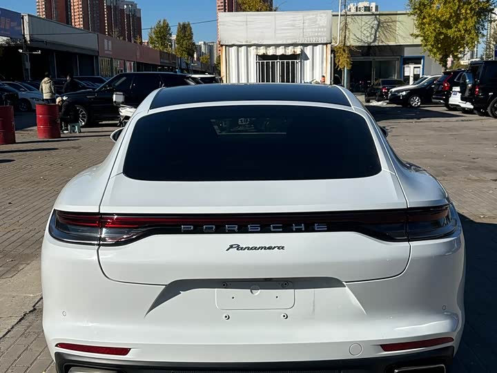 Фото 5 - Porsche Panamera