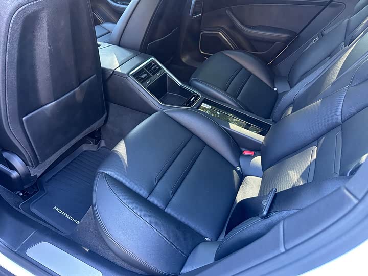 Фото 9 - Porsche Panamera