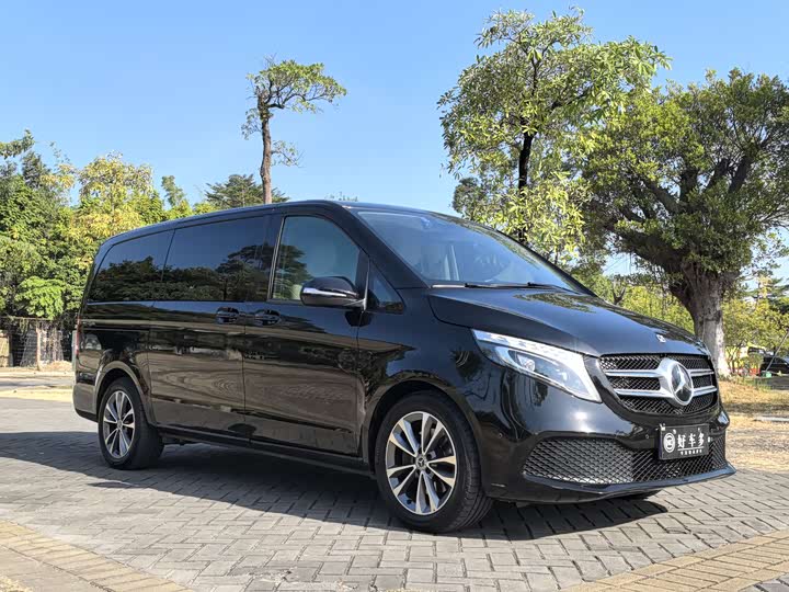 Фото 3 - Mercedes-Benz V-Class