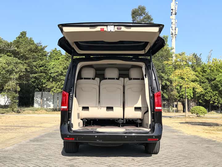 Фото 8 - Mercedes-Benz V-Class