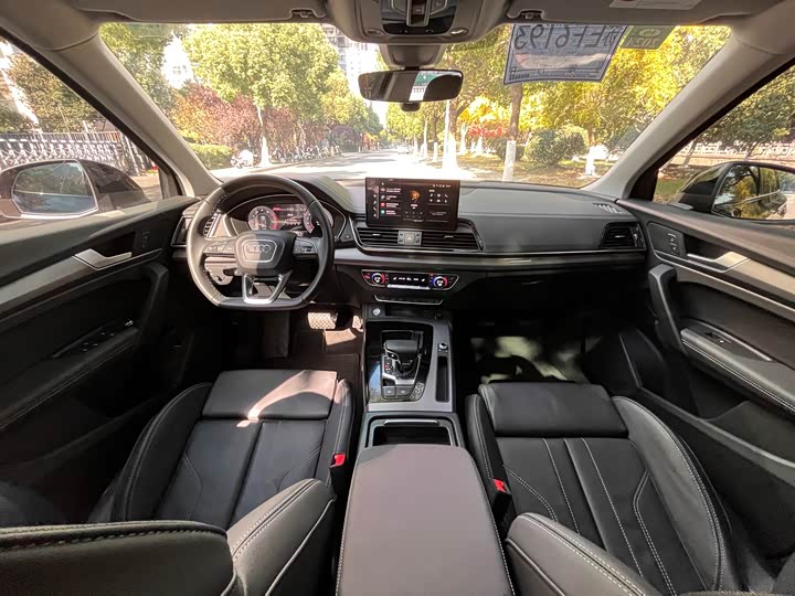 Фото 14 - Audi Q5L