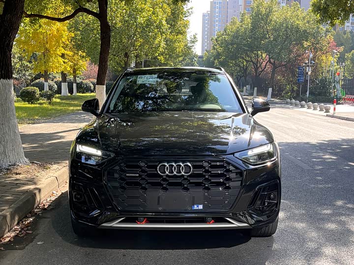 Фото 2 - Audi Q5L