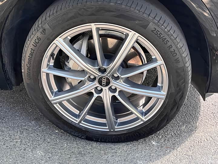 Фото 4 - Audi Q5L