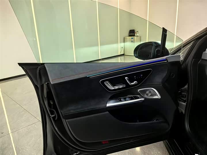 Фото 10 - Mercedes-Benz EQE AMG