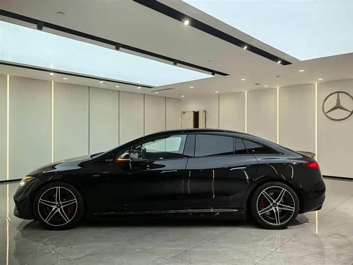 Фото 3 - Mercedes-Benz EQE AMG