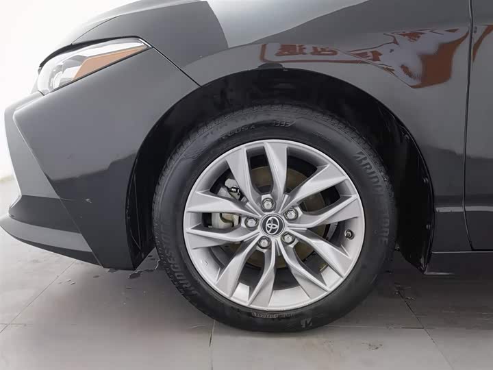 Фото 17 - Toyota Avalon