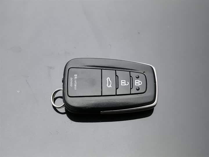 Фото 19 - Toyota Avalon