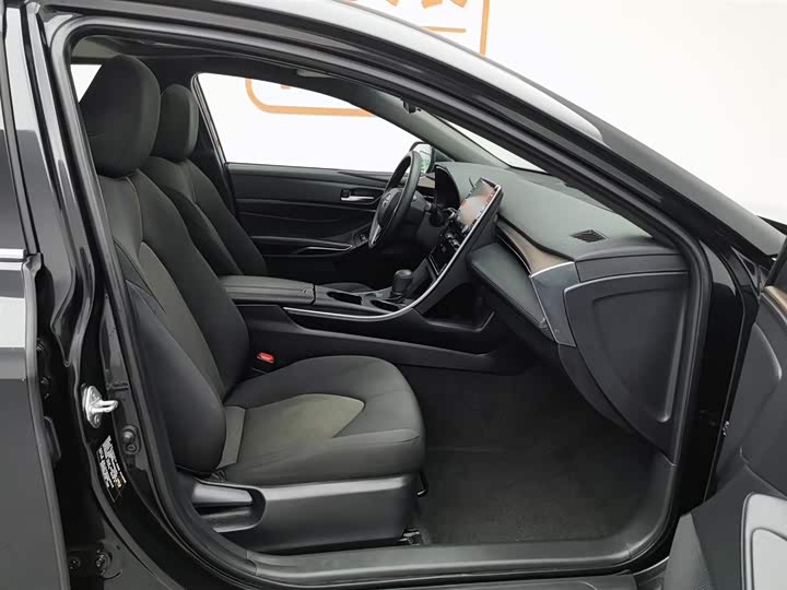 Фото 23 - Toyota Avalon