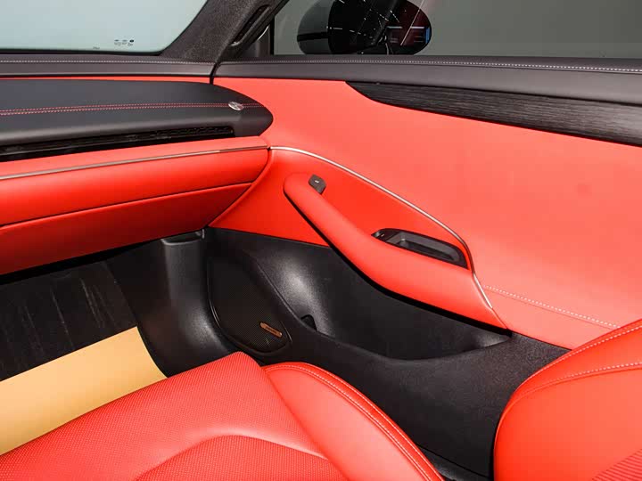 Фото 12 - Xiaomi SU7