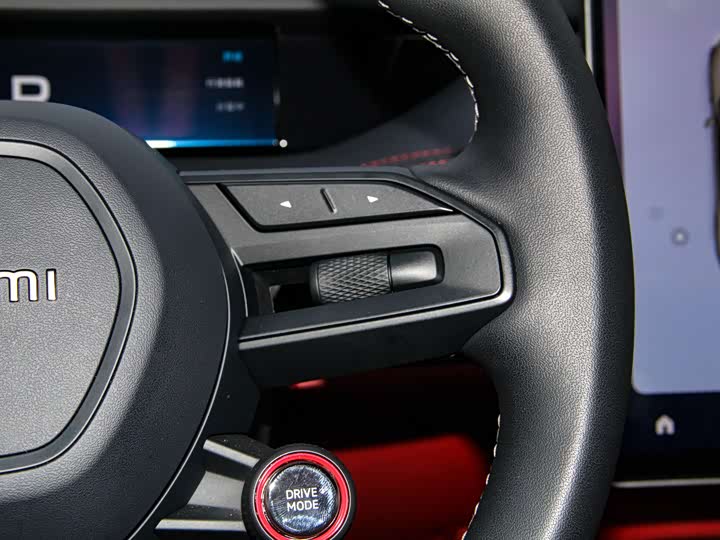 Фото 14 - Xiaomi SU7