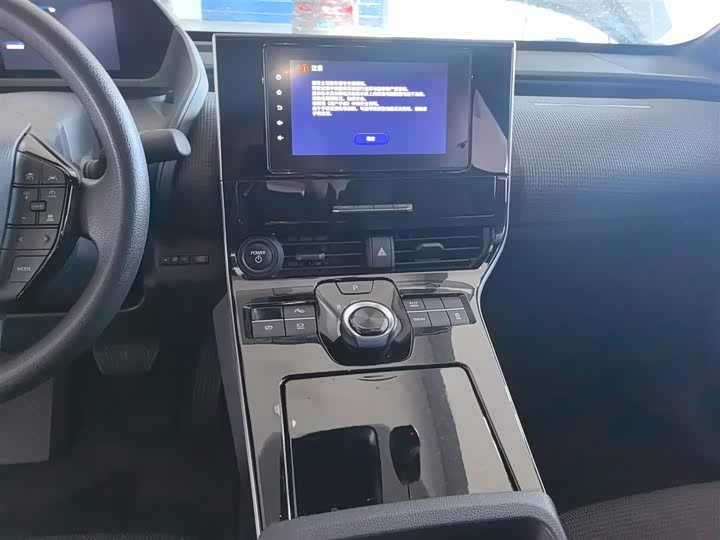 Фото 13 - Toyota bZ4X