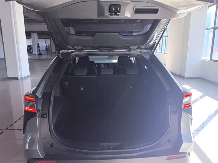 Фото 19 - Toyota bZ4X