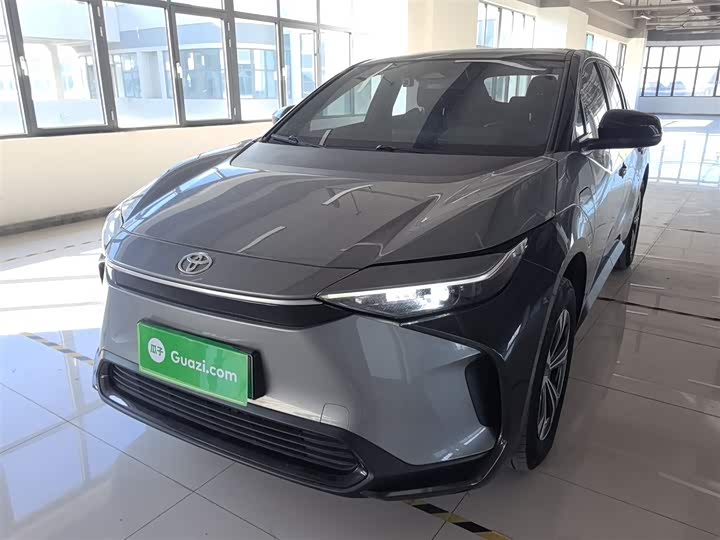 Фото 2 - Toyota bZ4X