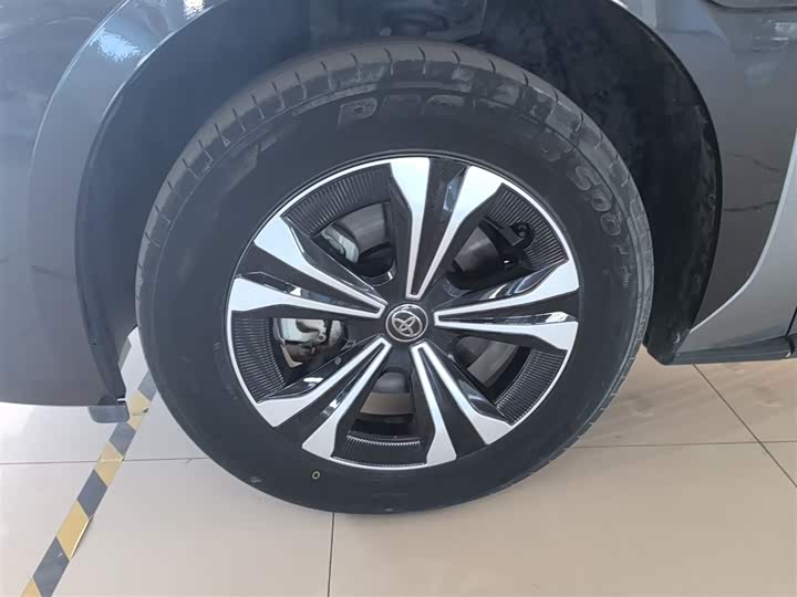 Фото 23 - Toyota bZ4X