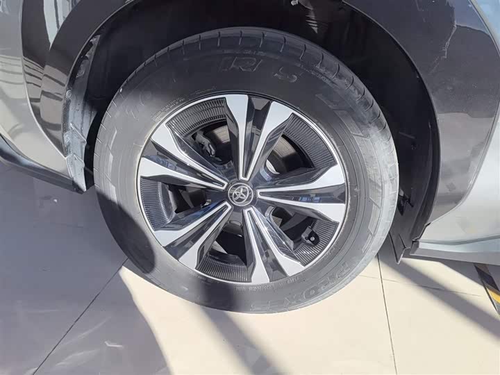 Фото 26 - Toyota bZ4X