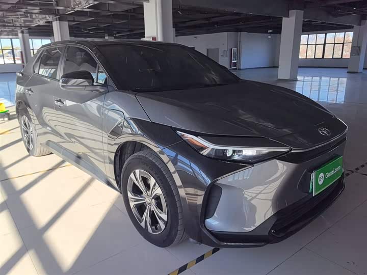 Фото 4 - Toyota bZ4X