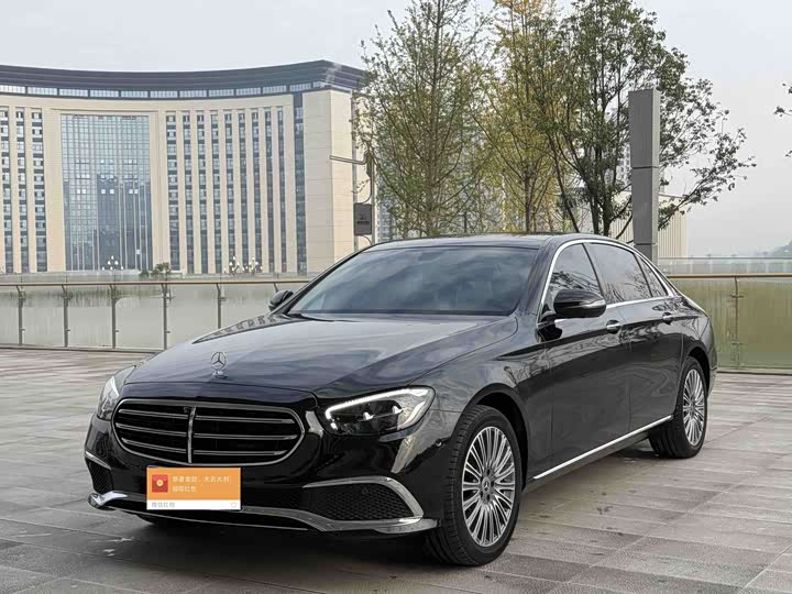 Фото 17 - Mercedes-Benz E-Class